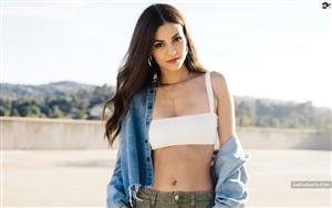 Victoria Justice casts her spell with her captivating eyes